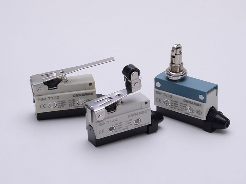 NM-7 Vertical Micro Switch